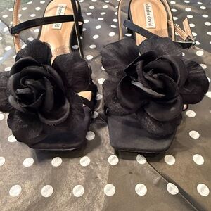 Charles David Black Floral Heeled Sandals FUN🖤FUN🎩 FUN🖤